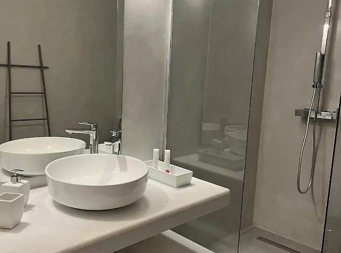 Alexander Aparthotel